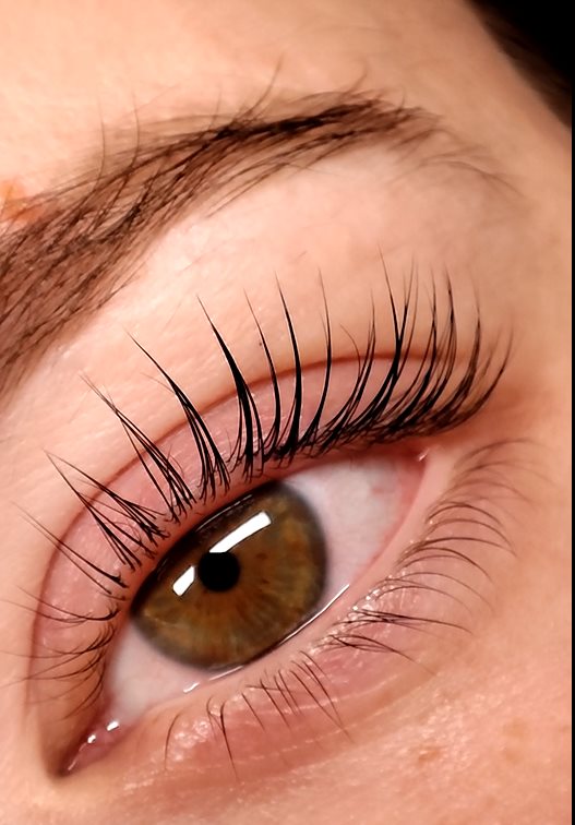 Ergebnis eines Korean Lashlifts, Nahaufnahme